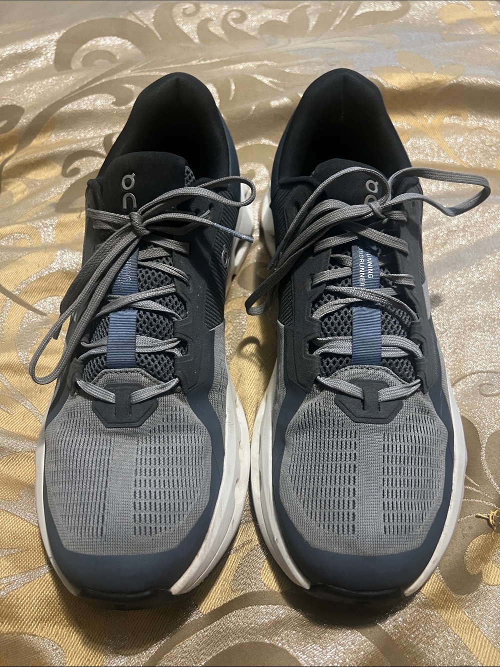 On Cloudrunner 2 Men’s Size 11 Running Shoes-Alloy Chambray Grey/Blue